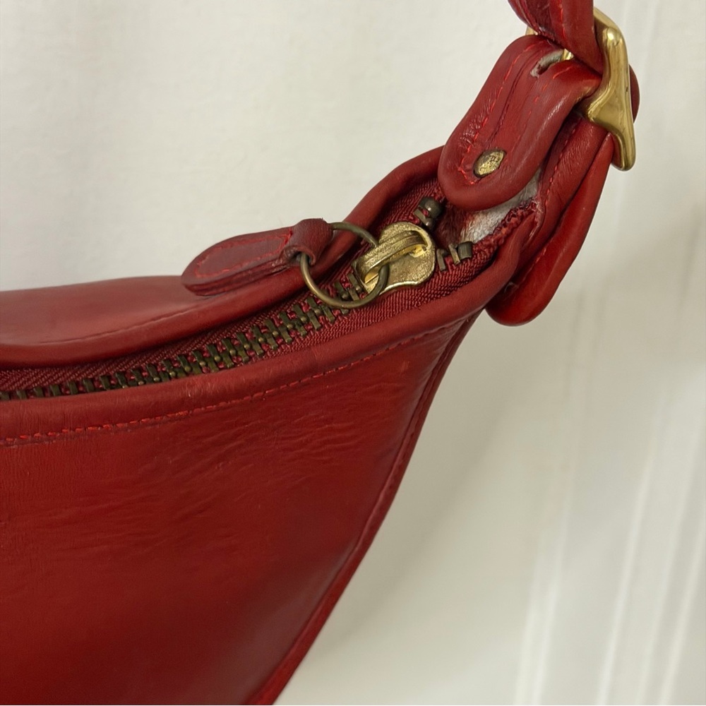 Vintage Elegant Red Leather Shoulder/Crossbody Bag - Picture 7 of 8